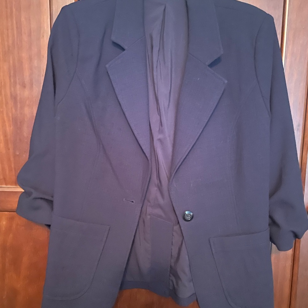 Amanda and Chelsea Navy Blue 3/4 Sleeve Blazer, size small, Like New, no tags